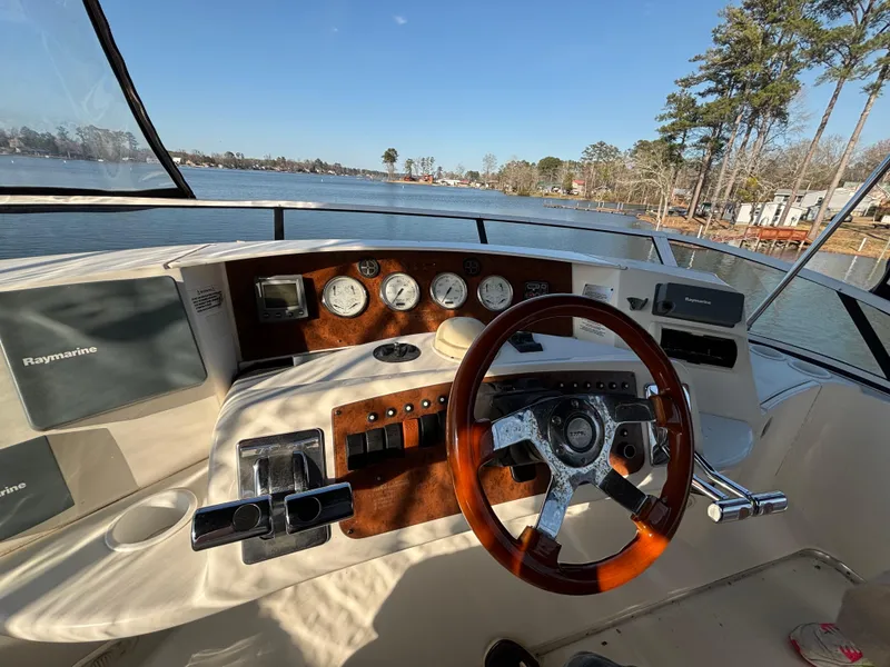 Slide: The Image of Silverton 38 Sport Bridge 2005 - 15