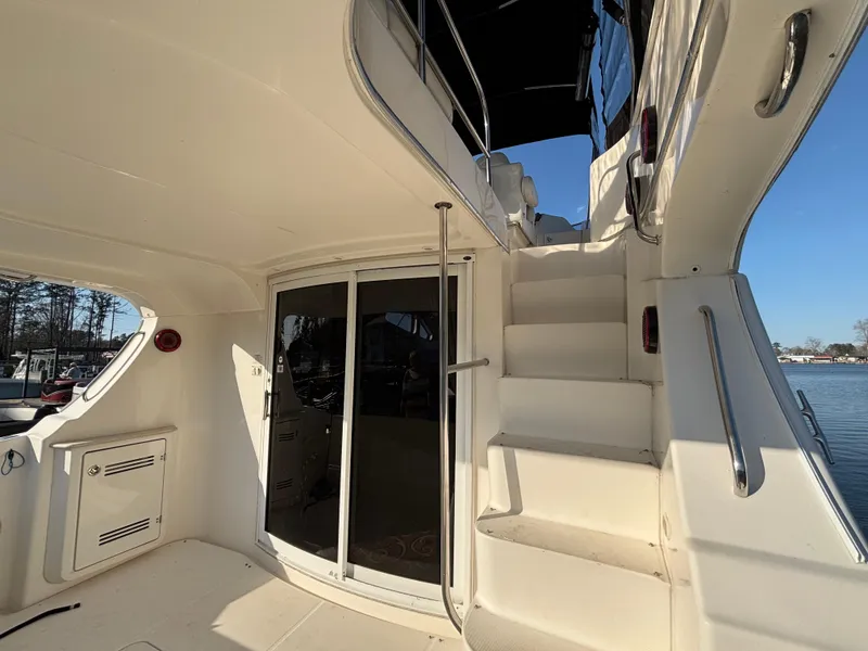 Slide: The Image of Silverton 38 Sport Bridge 2005 - 17