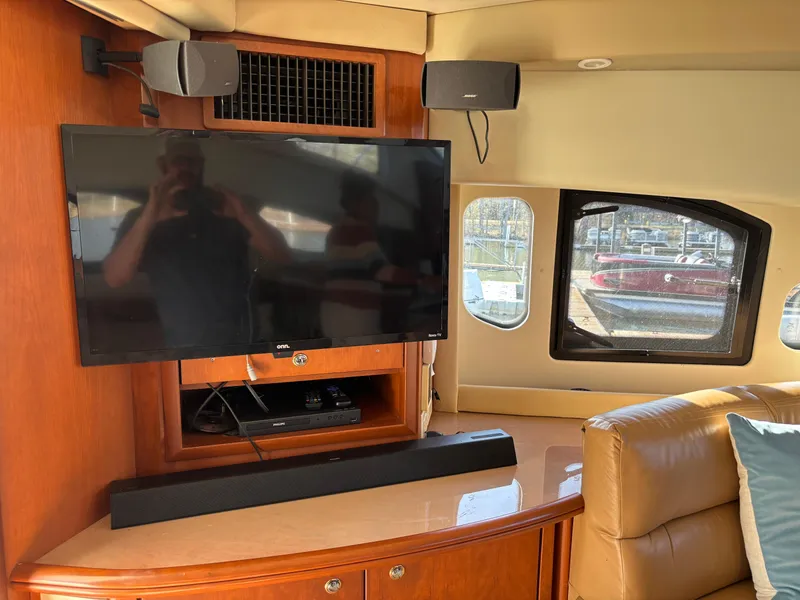 Slide: The Image of Silverton 38 Sport Bridge 2005 - 18