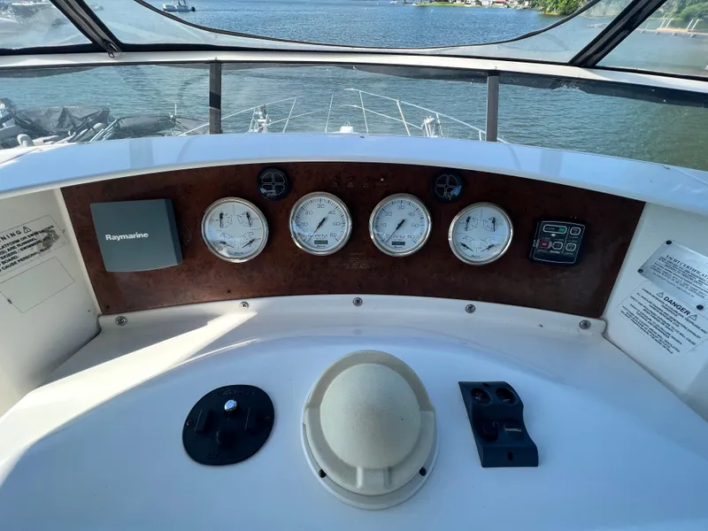 Slide: The Image of Silverton 38 Sport Bridge 2005 - 19