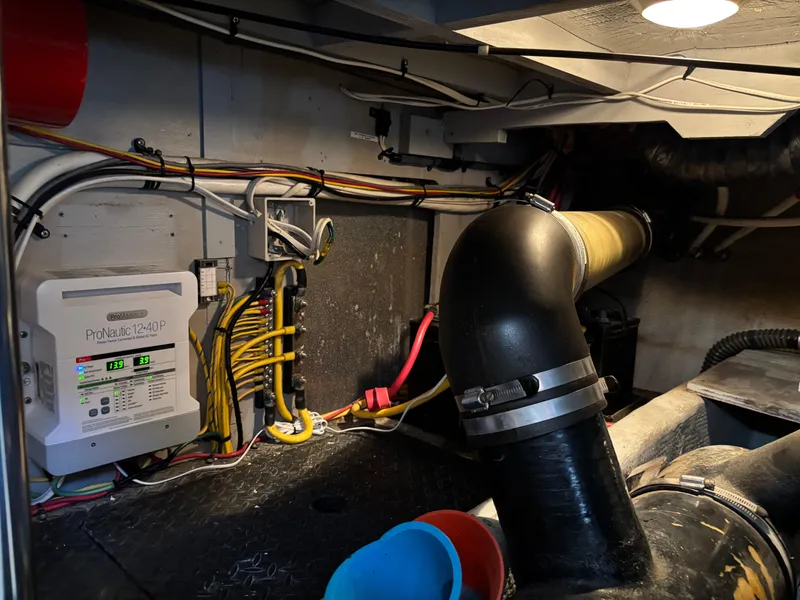 Slide: The Image of Silverton 38 Sport Bridge 2005 - 30