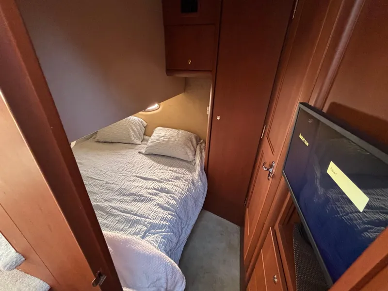 Slide: The Image of Silverton 38 Sport Bridge 2005 - 37