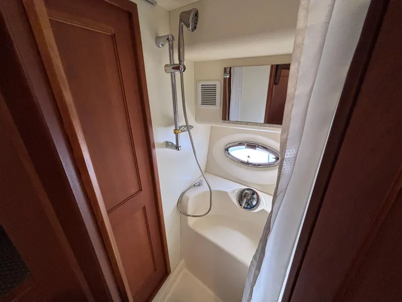 Slide: The Image of Silverton 38 Sport Bridge 2005 - 42