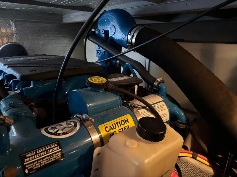 Slide: The Image of Silverton 38 Sport Bridge 2005 - 43