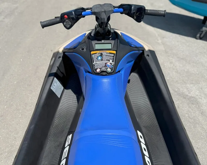 Slide: The Image of Sea-Doo Spark Trixx for 3 2025 - 11