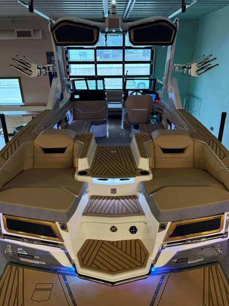 Slide: The Image of MasterCraft XStar 23 2025 - 9