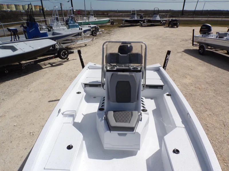 Slide: The Image of Xpress H20B Bay 2025 - 13