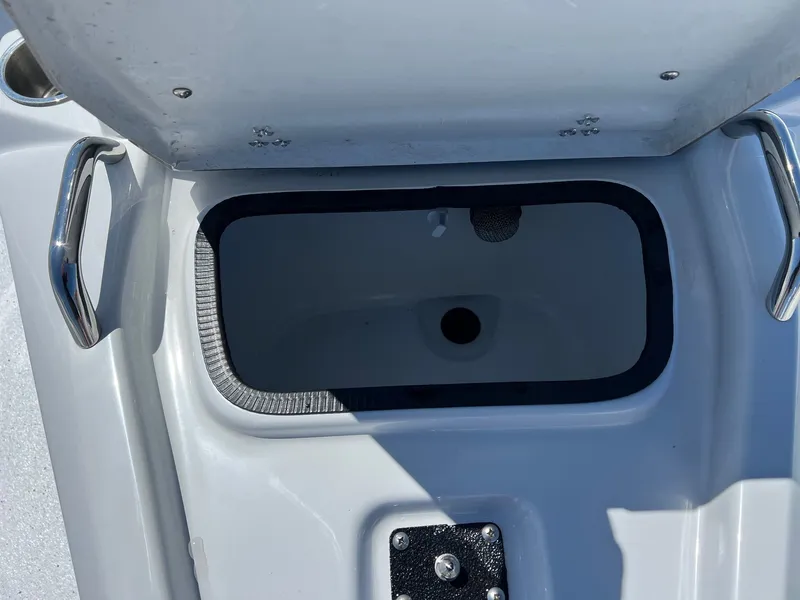 Slide: The Image of Xpress H20B Bay 2025 - 16