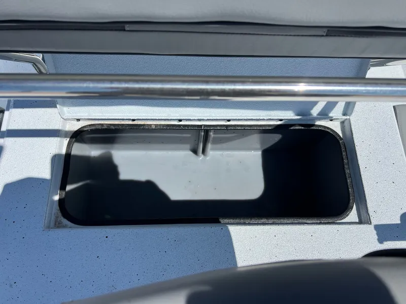 Slide: The Image of Xpress H20B Bay 2025 - 24