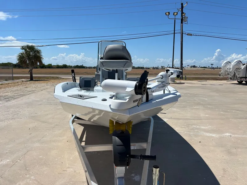 Slide: The Image of Xpress H20B Bay 2025 - 5