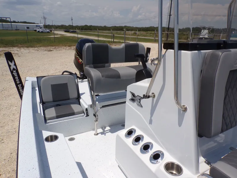 Slide: The Image of Xpress H20B Bay 2025 - 14