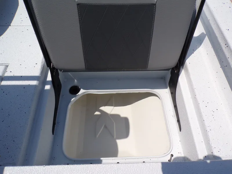 Slide: The Image of Xpress H20B Bay 2025 - 19