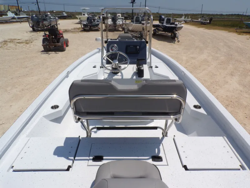 Slide: The Image of Xpress H20B Bay 2025 - 21