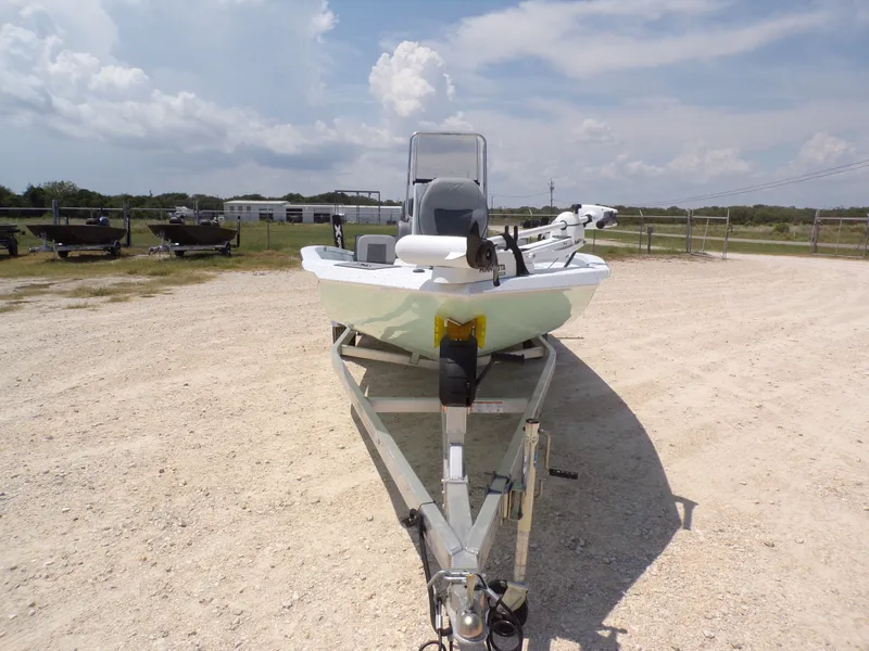 Slide: The Image of Xpress H20B Bay 2025 - 5