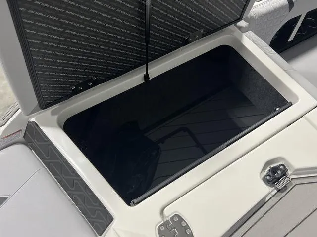 Slide: The Image of Nautique Super Air Nautique GS22 2025 - 10