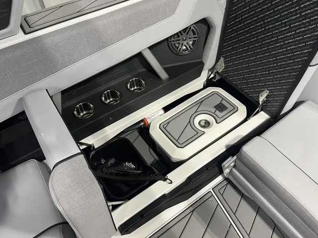 Slide: The Image of Nautique Super Air Nautique GS22 2025 - 15