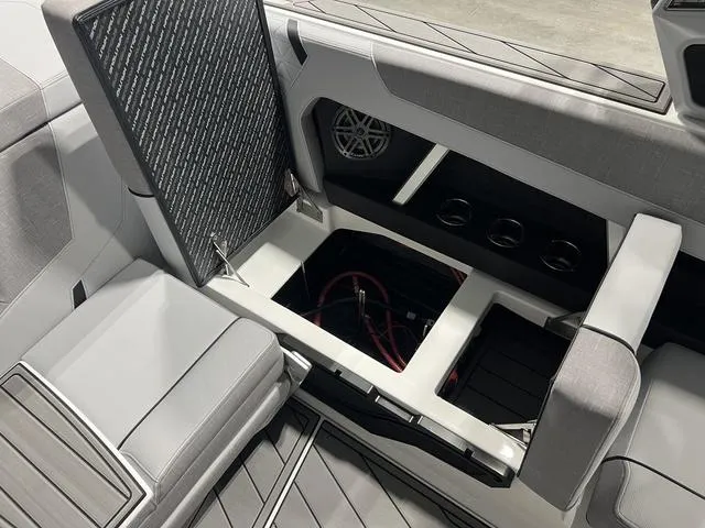 Slide: The Image of Nautique Super Air Nautique GS22 2025 - 17