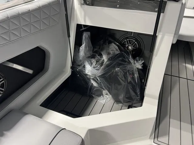 Slide: The Image of Nautique Super Air Nautique GS22 2025 - 18