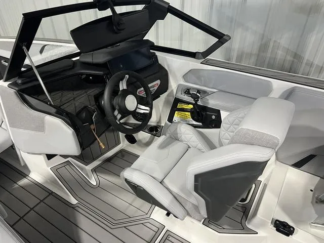 Slide: The Image of Nautique Super Air Nautique GS22 2025 - 26