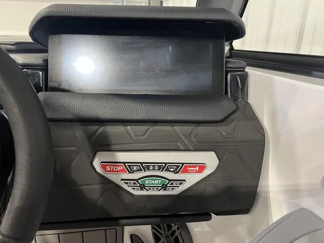 Slide: The Image of Nautique Super Air Nautique GS22 2025 - 27