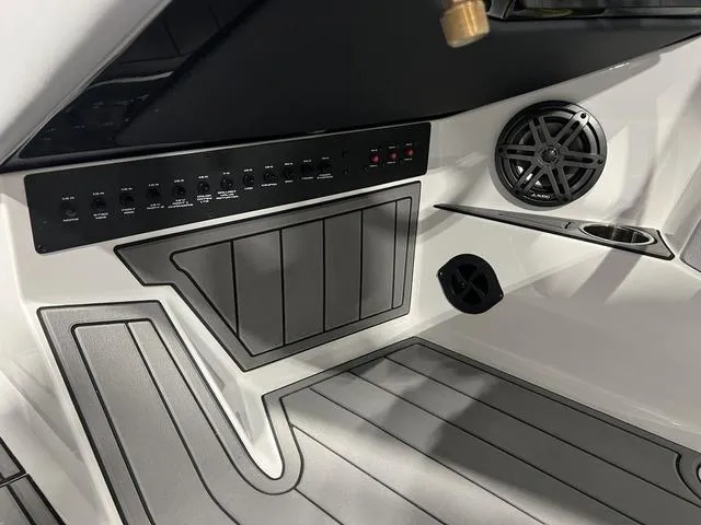 Slide: The Image of Nautique Super Air Nautique GS22 2025 - 29