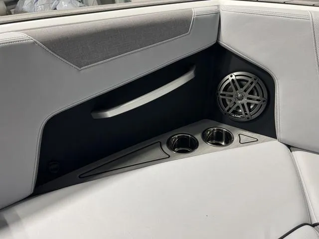 Slide: The Image of Nautique Super Air Nautique GS22 2025 - 34