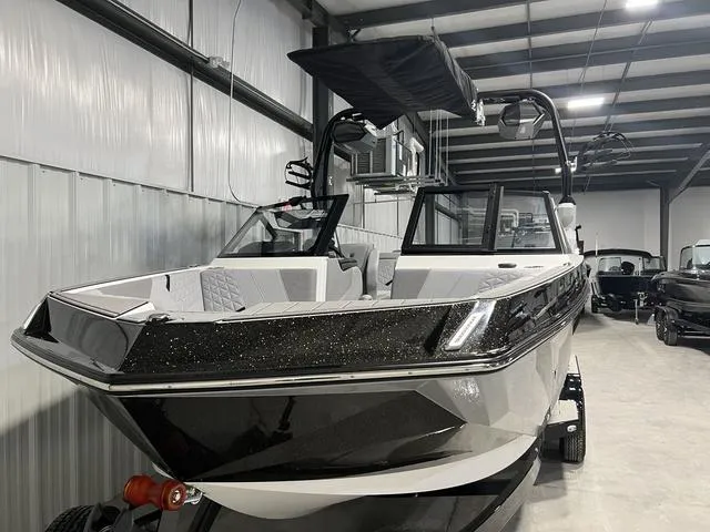 Slide: The Image of Nautique Super Air Nautique GS22 2025 - 4