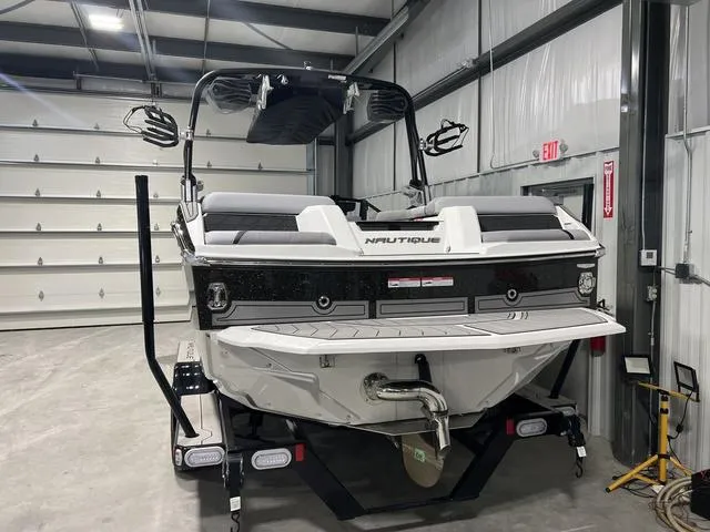 Slide: The Image of Nautique Super Air Nautique GS22 2025 - 5