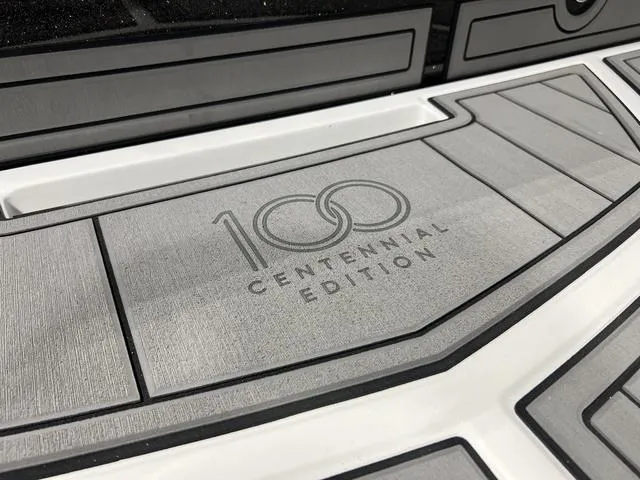 Slide: The Image of Nautique Super Air Nautique GS22 2025 - 7