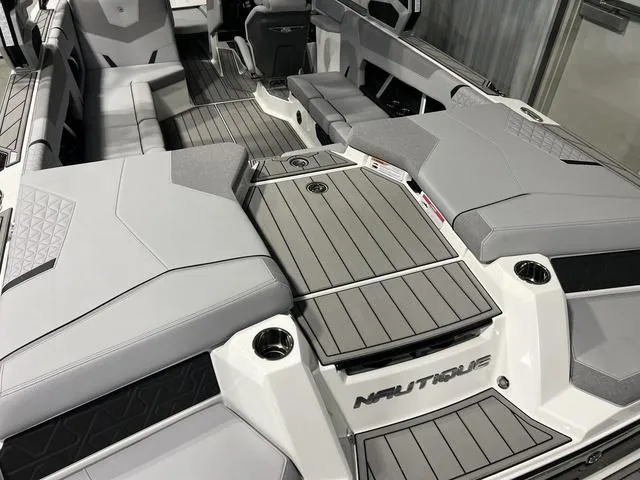 Slide: The Image of Nautique Super Air Nautique GS22 2025 - 9