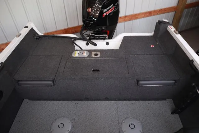 Slide: The Image of Crestliner 1750 HAWK SC JS 2025 - 12