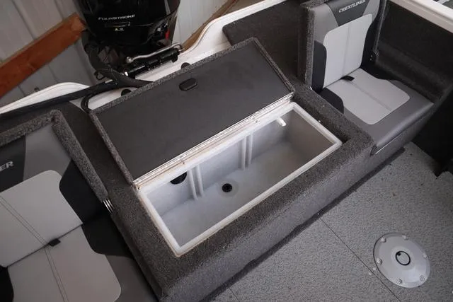 Slide: The Image of Crestliner 1750 HAWK SC JS 2025 - 13