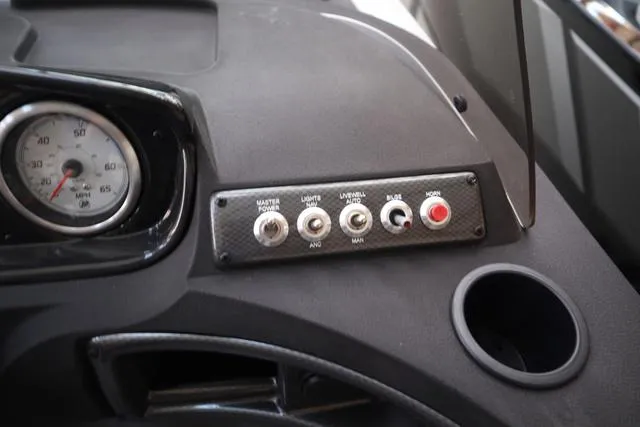 Slide: The Image of Crestliner 1750 HAWK SC JS 2025 - 9