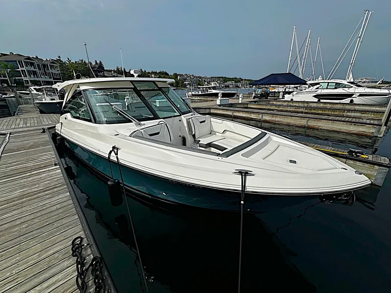 Slide: The Image of Tiara 34 LX 2021 - 11