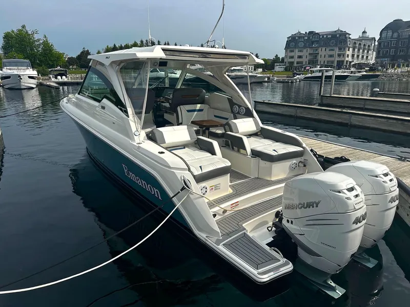 Slide: The Image of Tiara 34 LX 2021 - 2