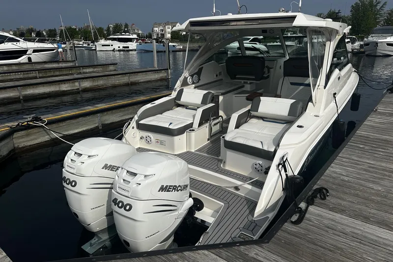 Slide: The Image of Tiara 34 LX 2021 - 3