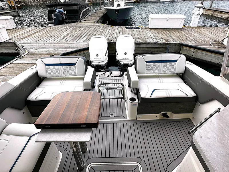 Slide: The Image of Tiara 34 LX 2021 - 4