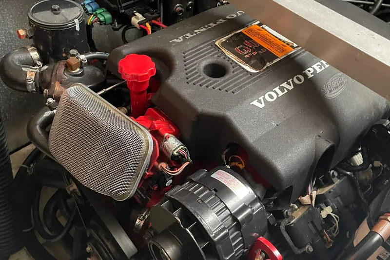Slide: The Image of Volvo Penta engine in 2001 Carver 356 Aft Cabin Motor Yacht, detailed view. - 21