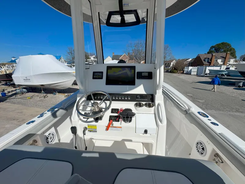 Slide: The Image of Regulator Marine 23 Forward Seating 2021 - 9