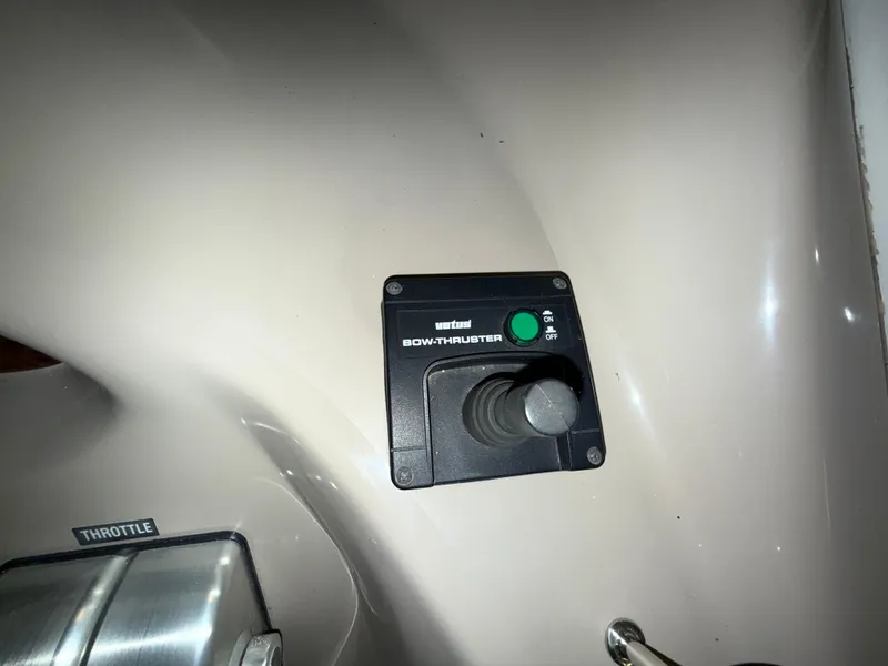 Slide: The Image of Bow thruster control panel on a 2000 Sea Ray 510 Sundancer yacht. - 19