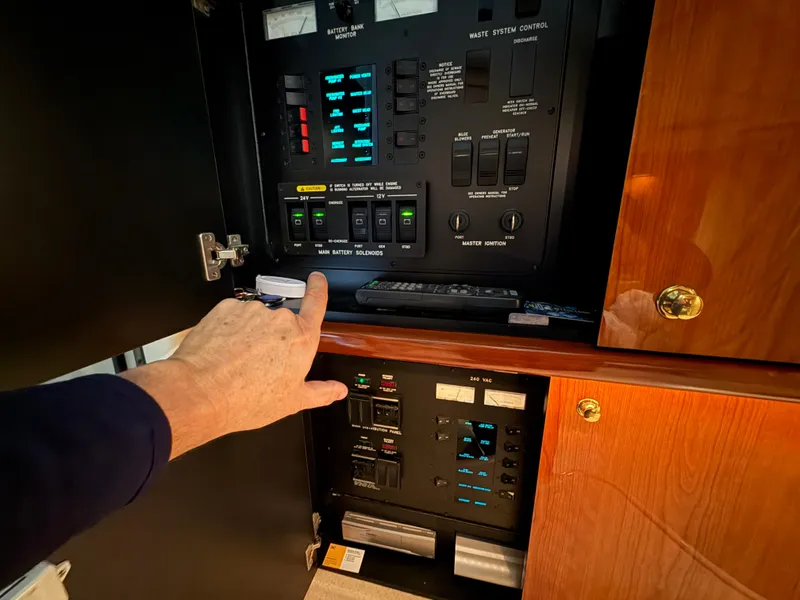 Slide: The Image of Control panel of a 2000 Sea Ray 510 Sundancer yacht with hand operating switches. - 20