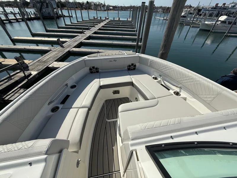 Slide: The Image of Sea Ray SDX 250 Outboard 2025 - 15