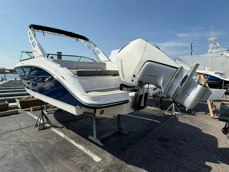 Slide: The Image of Sea Ray SDX 250 Outboard 2025 - 5