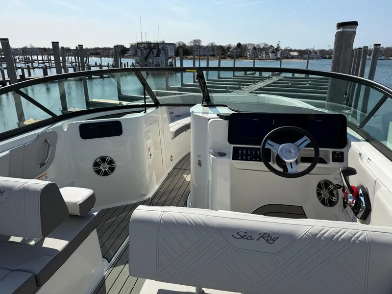 Slide: The Image of Sea Ray SDX 250 Outboard 2025 - 6