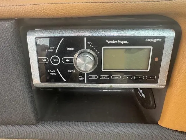 Slide: The Image of Rockford Fosgate stereo system in 2015 Sea Ray 270 SLX boat dashboard. - 17