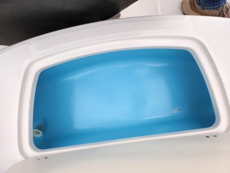 Slide: The Image of Livewell compartment in 2017 Chaparral 21 H2O Ski & Fish OB boat. - 27