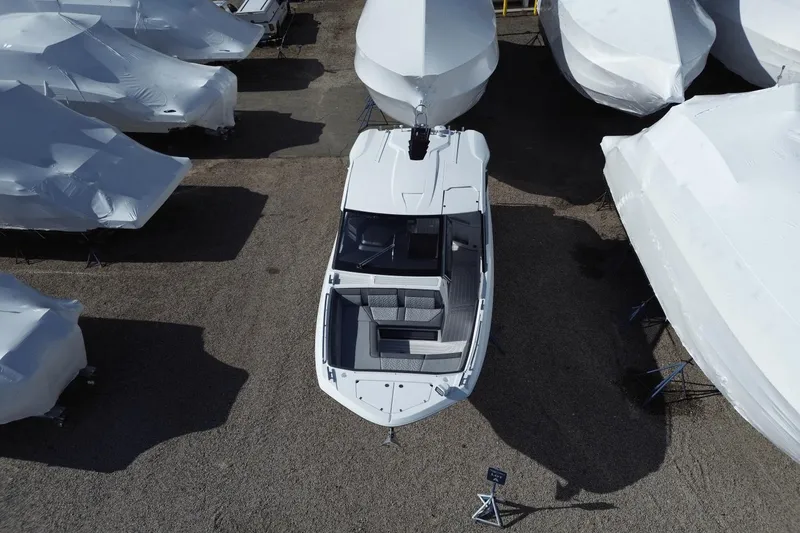 Slide: The Image of Galeon 325 GTO 2025 - 3