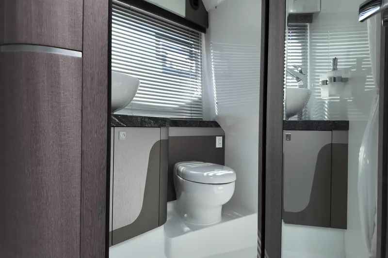 Slide: The Image of Galeon 325 GTO 2025 - 30