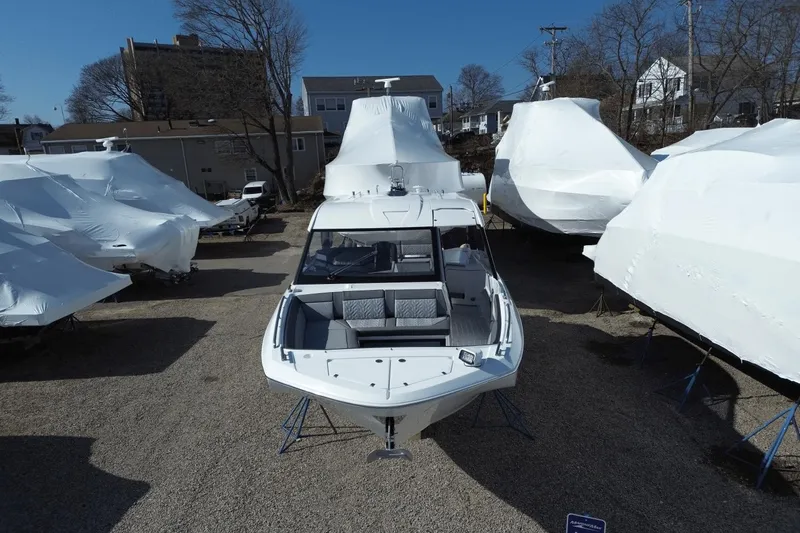 Slide: The Image of Galeon 325 GTO 2025 - 4