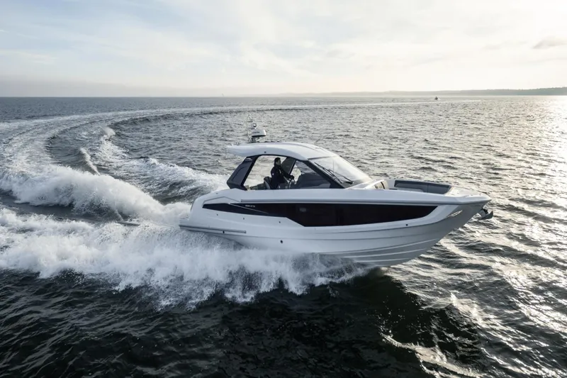 Slide: The Image of Galeon 325 GTO 2025 - 40